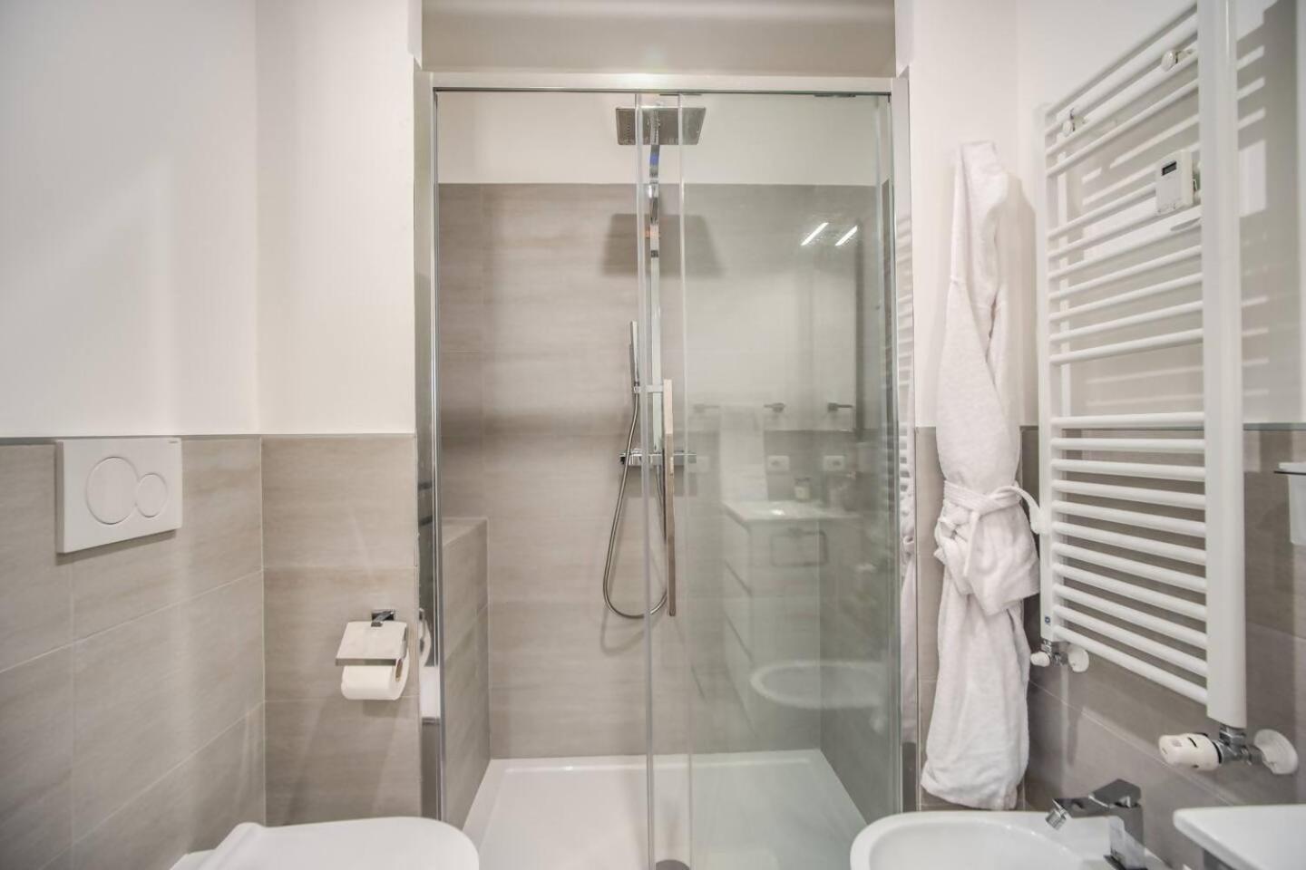 Naos Close Popolo Square Apartment