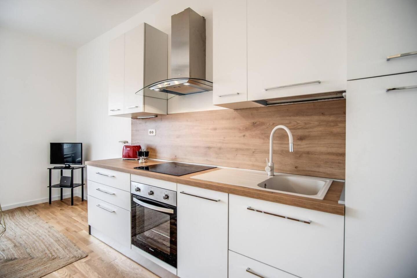Apartment Naos Close Popolo Square